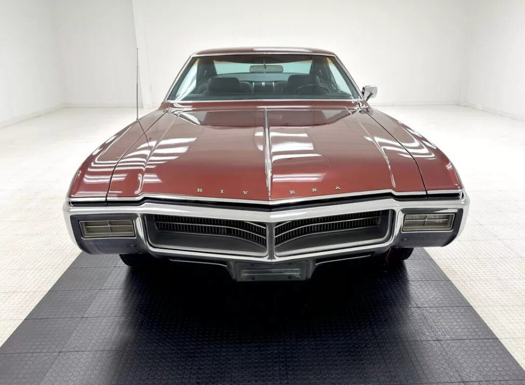 1969 Buick Riviera Hardtop