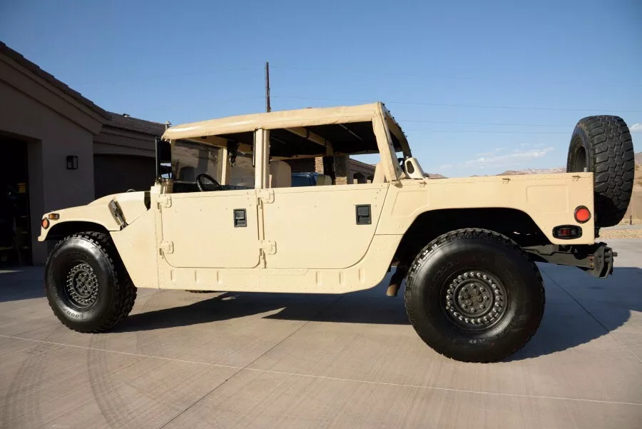 1990 Humvee