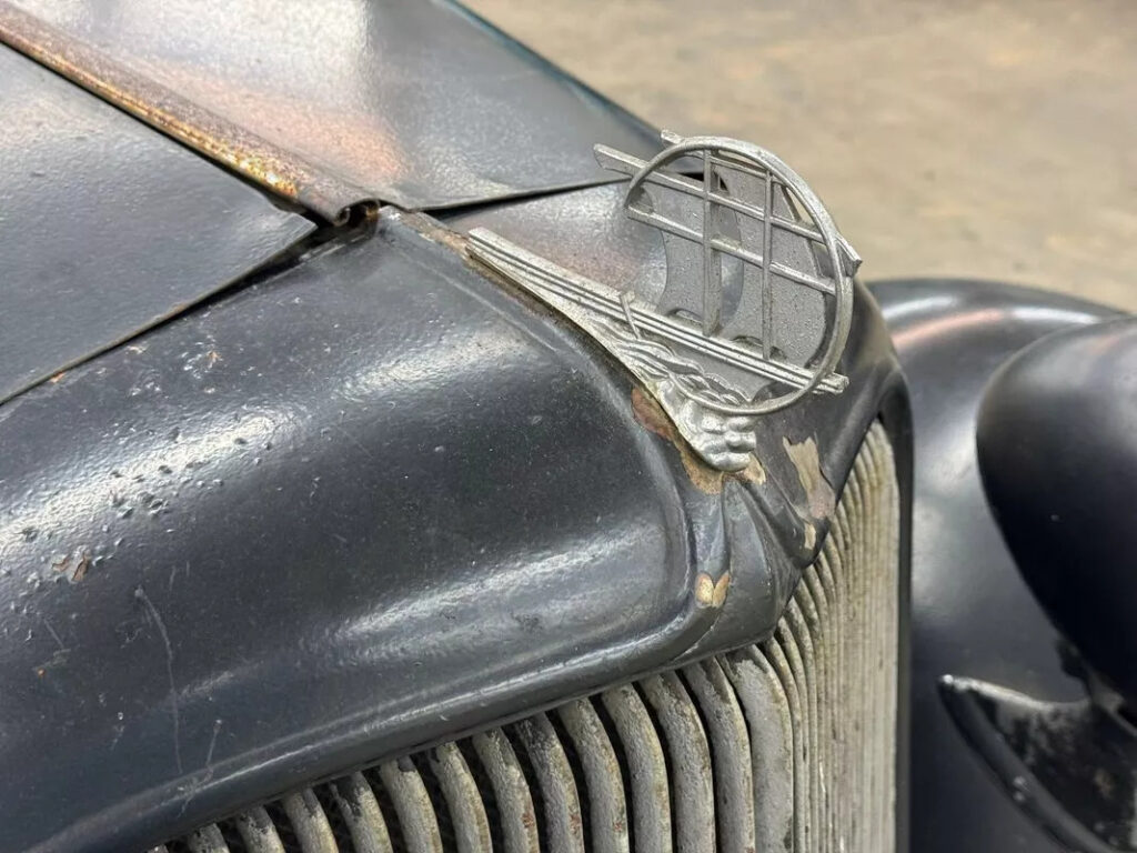 1934 Plymouth PE Deluxe 4-Door Sedan