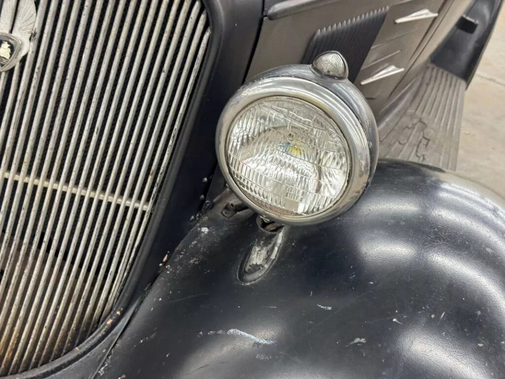1934 Plymouth PE Deluxe 4-Door Sedan