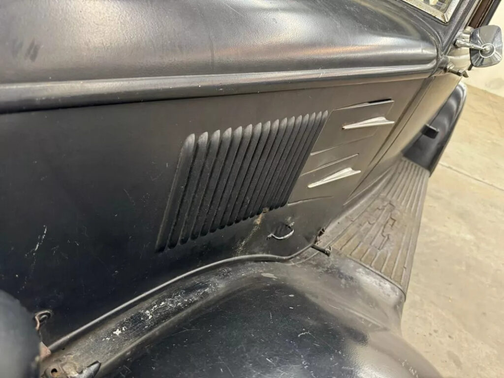 1934 Plymouth PE Deluxe 4-Door Sedan