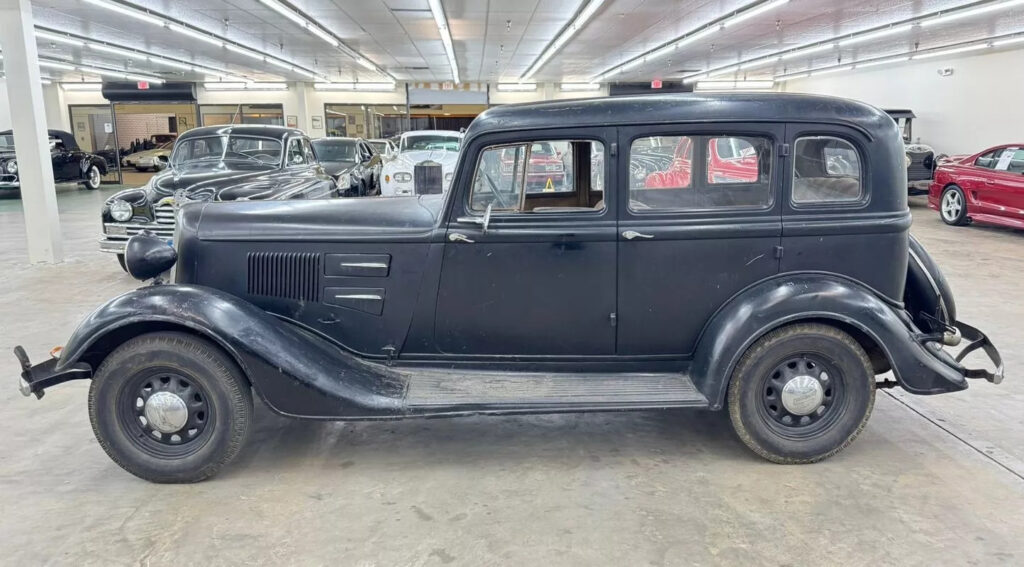 1934 Plymouth PE Deluxe 4-Door Sedan