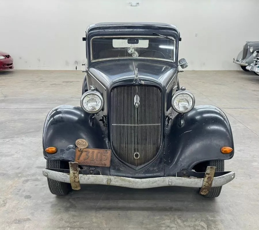1934 Plymouth PE Deluxe 4-Door Sedan