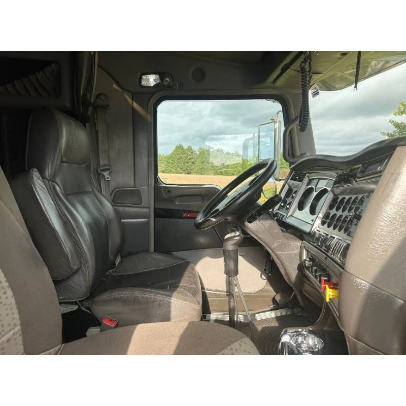 2015 Kenworth Conventional – Sleeper Truck, Tractor W900