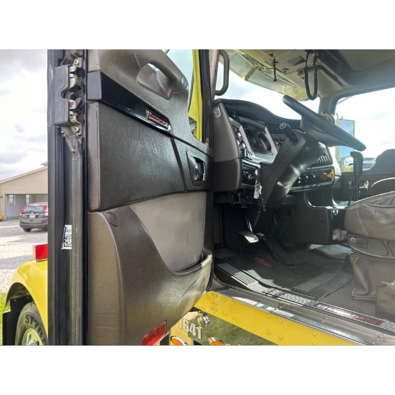 2015 Kenworth Conventional – Sleeper Truck, Tractor W900