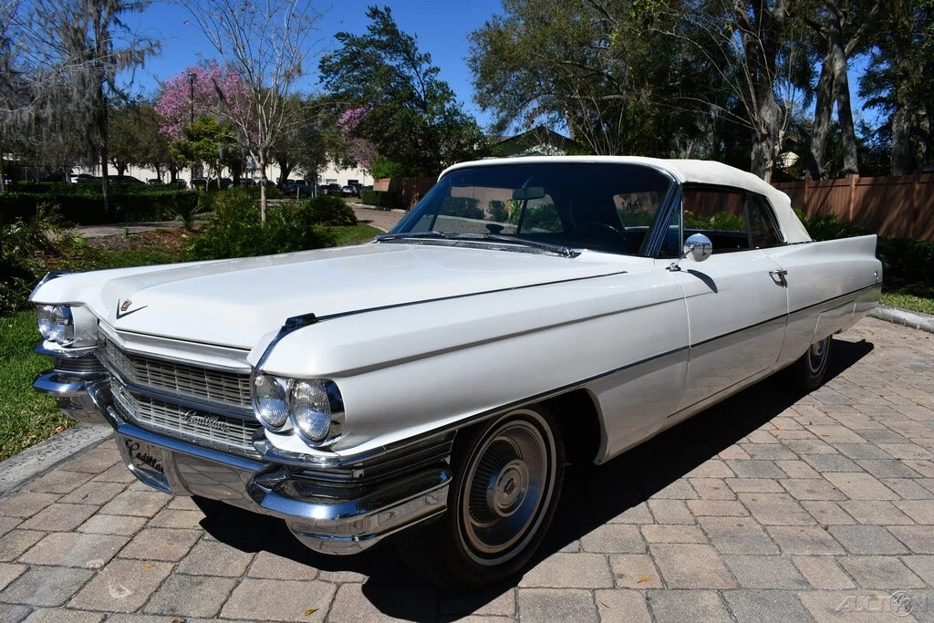 1963 Cadillac Deville Restored Convertible Rare Buckets Consol !!