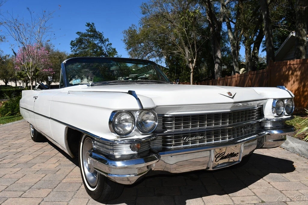 1963 Cadillac Deville Restored Convertible Rare Buckets Consol !!