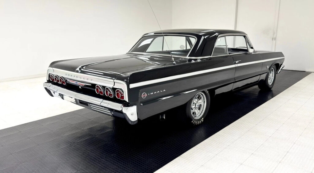 1964 Chevrolet Impala 2 Door Hardtop
