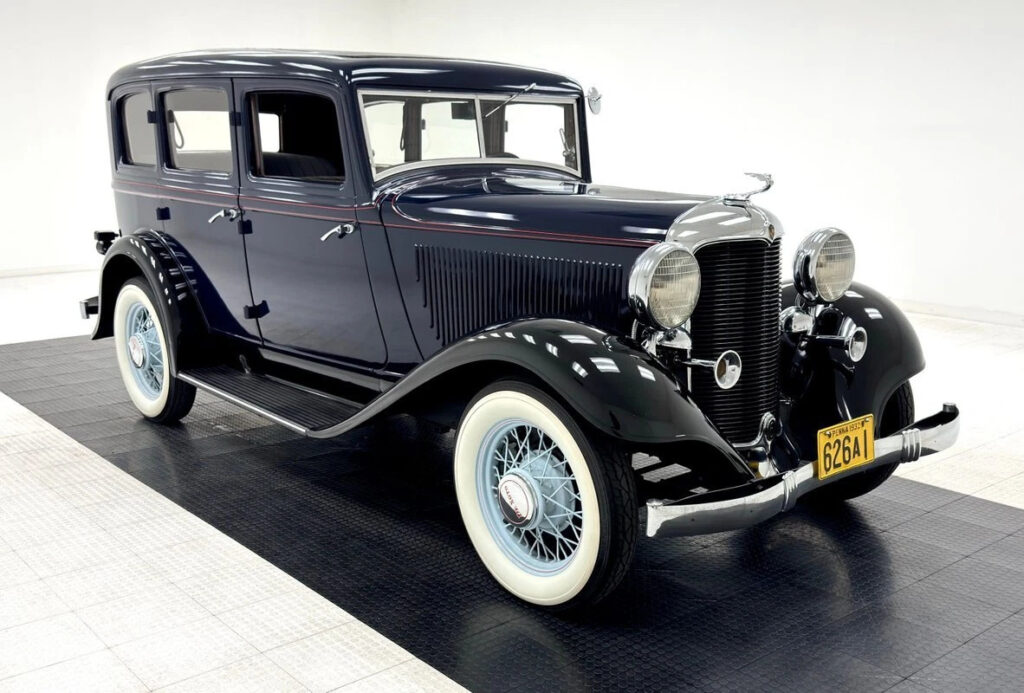 1932 Desoto 6 SA Series Deluxe Sedan