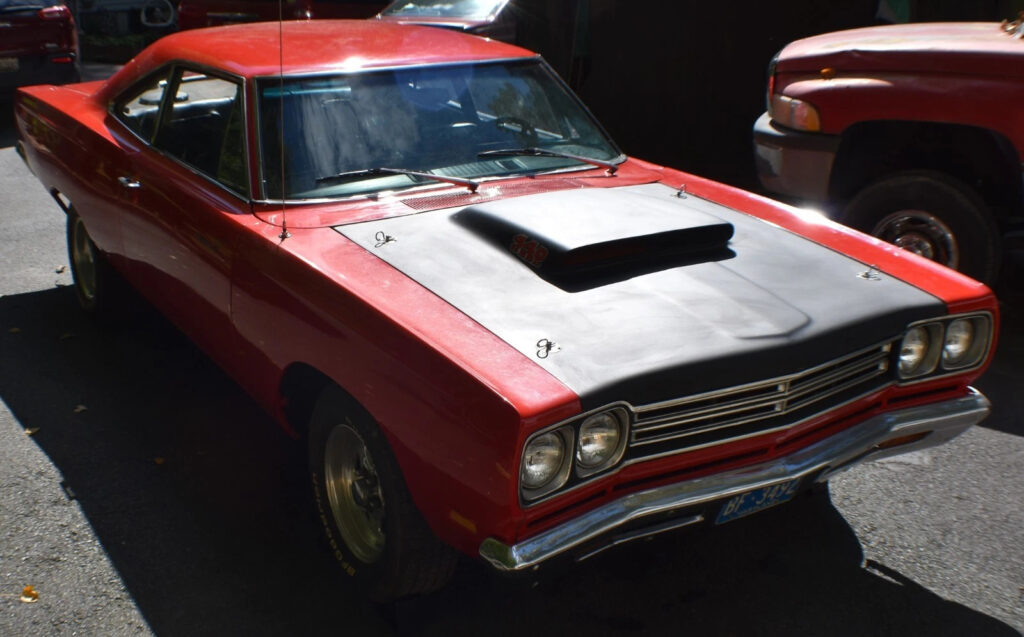1969 Plymouth Road Runner 440 6 Barrel 4 Speed Tribute