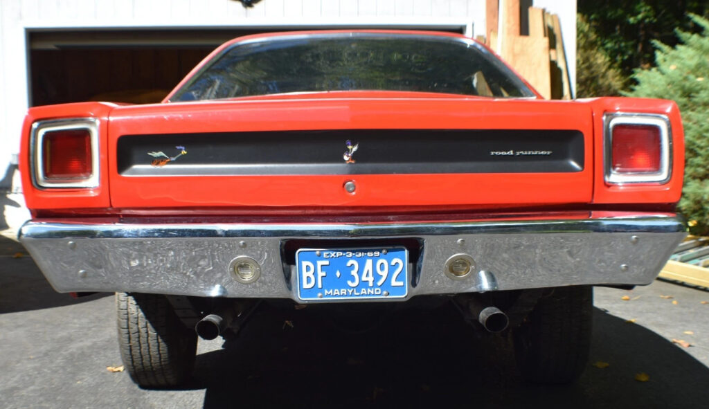 1969 Plymouth Road Runner 440 6 Barrel 4 Speed Tribute