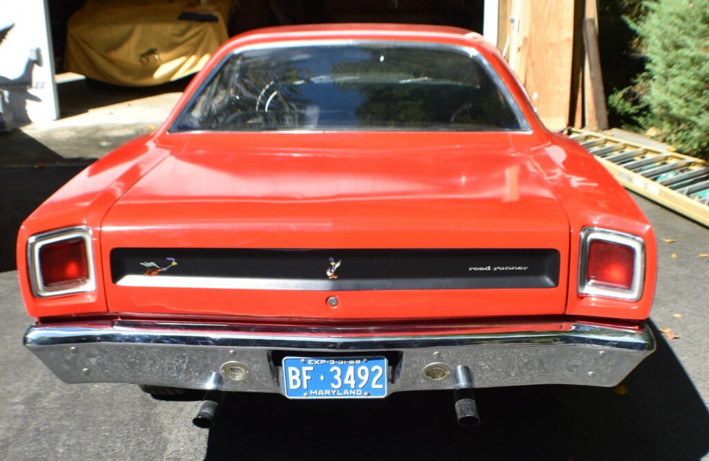 1969 Plymouth Road Runner 440 6 Barrel 4 Speed Tribute