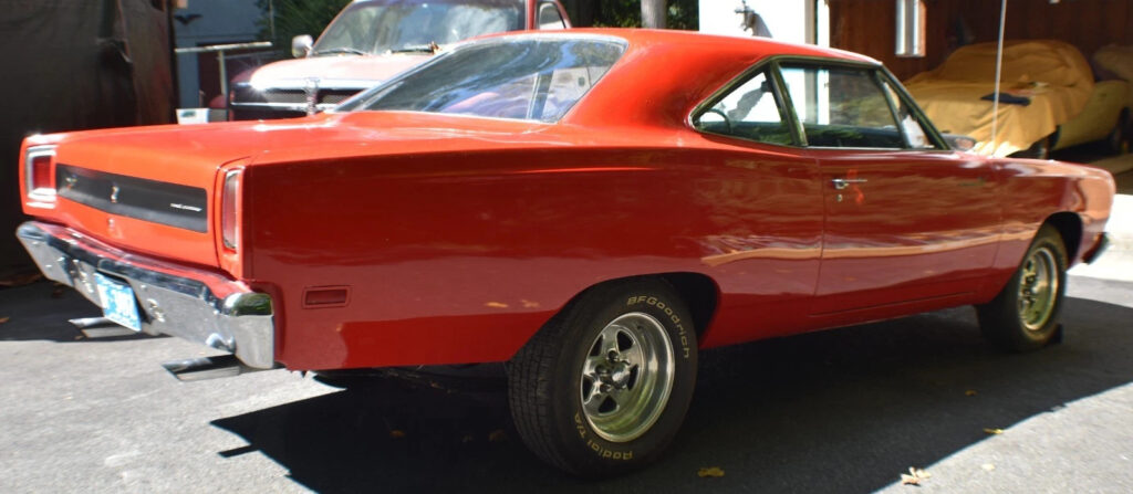 1969 Plymouth Road Runner 440 6 Barrel 4 Speed Tribute