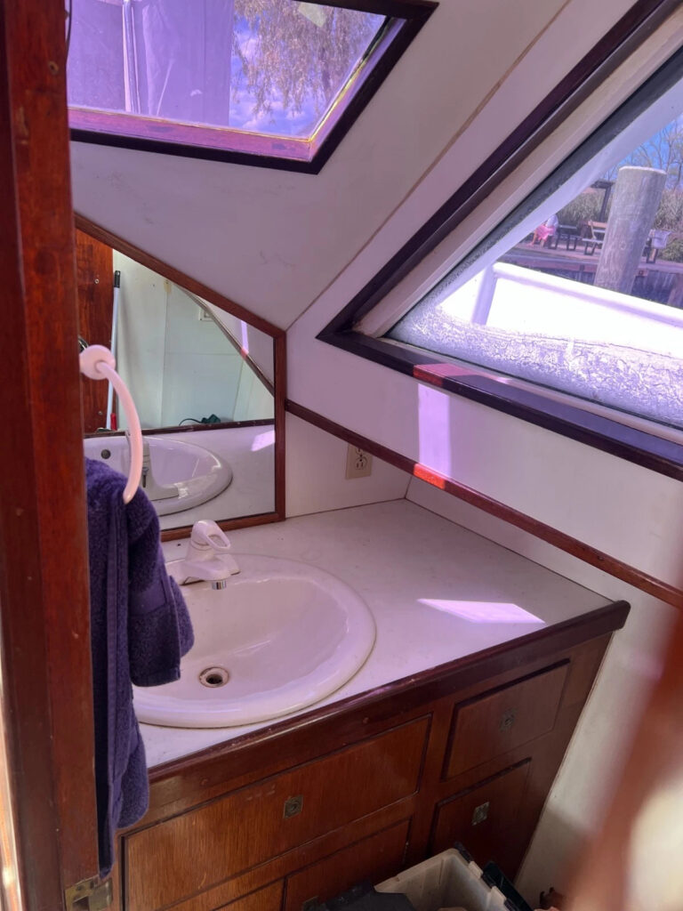 65′ Diesel Trawler Great loop boat and Beyond