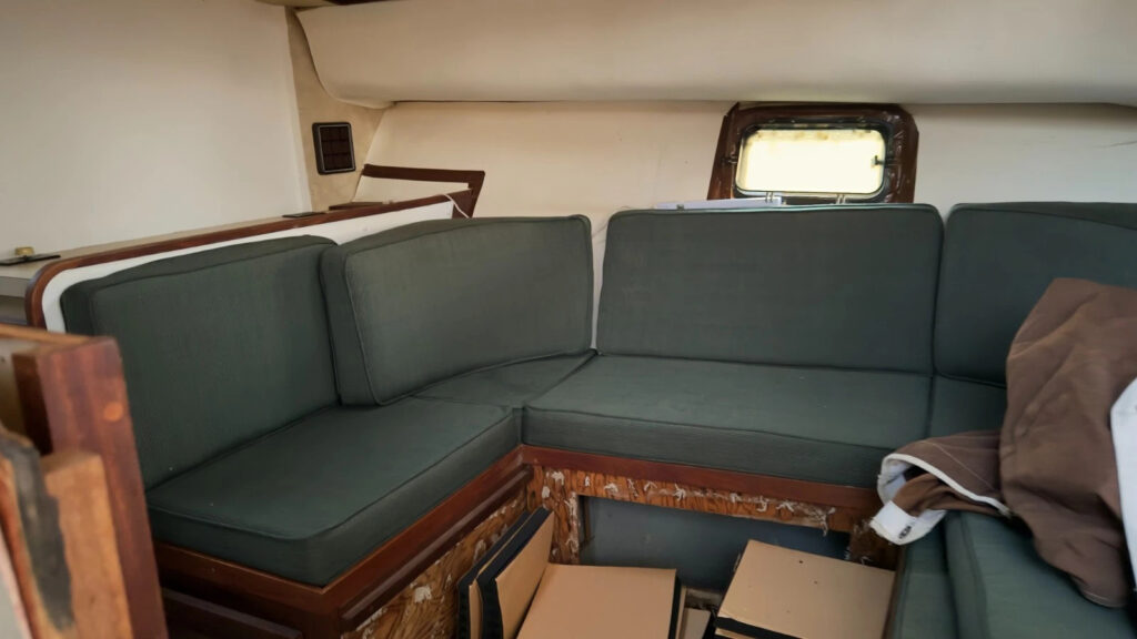 Liveaboard 1983 Silverton 40 ft aft Cabin