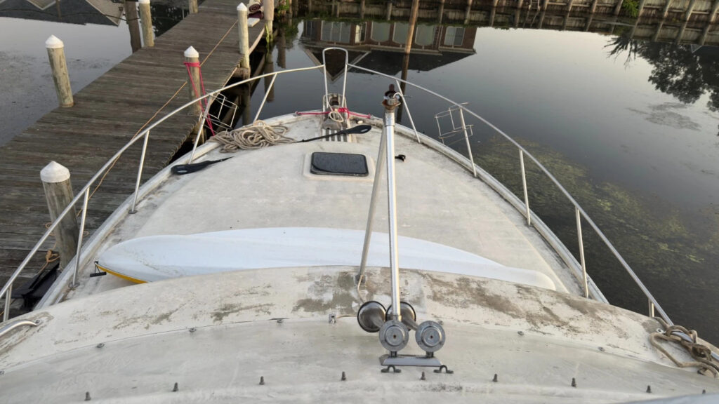 Liveaboard 1983 Silverton 40 ft aft Cabin
