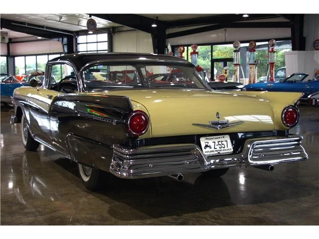 1957 Ford Fairlane