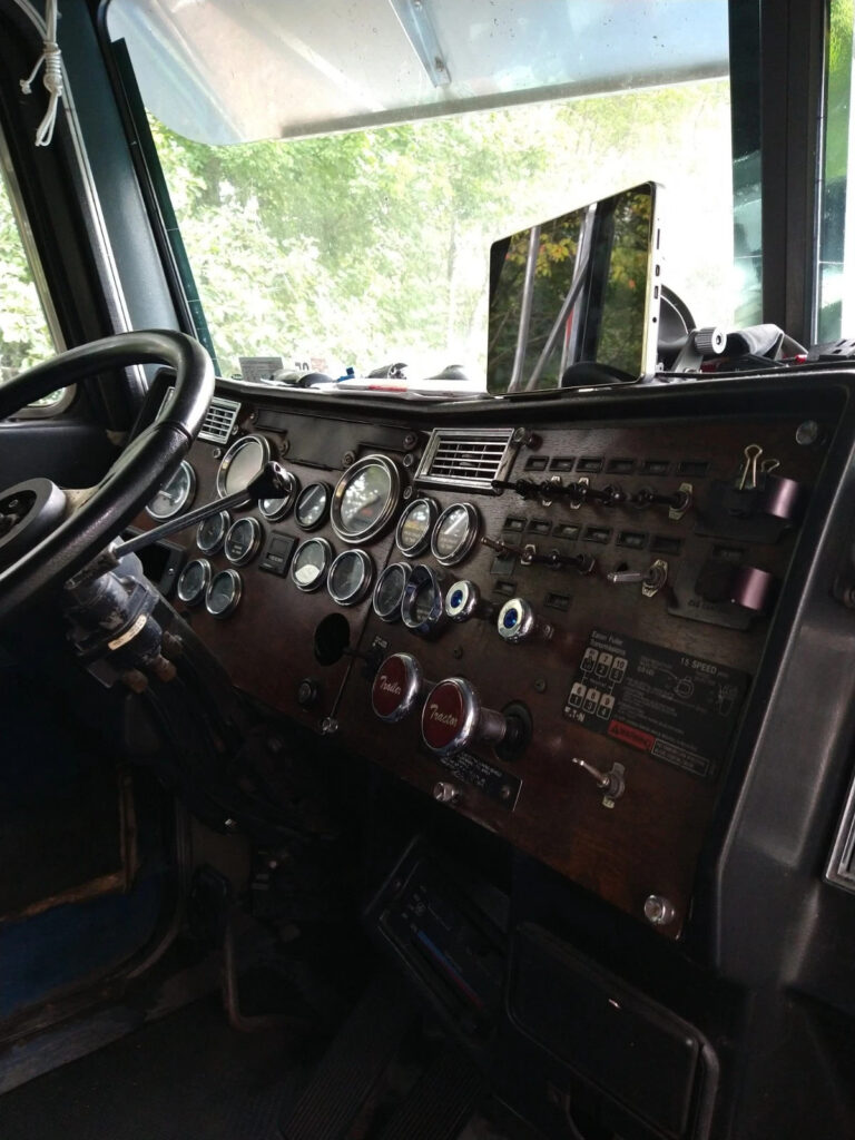 1991 Peterbuilt 379 127″ BBC