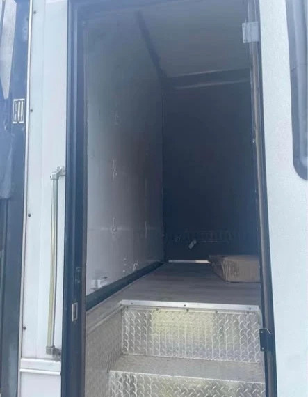 2003 Freightliner Toterhome with Garage