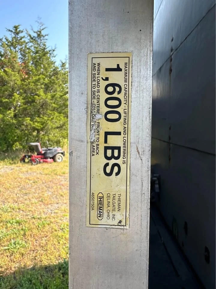 2003 Freightliner Toterhome with Garage