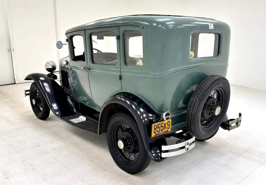 1930 Ford Model A Town Sedan