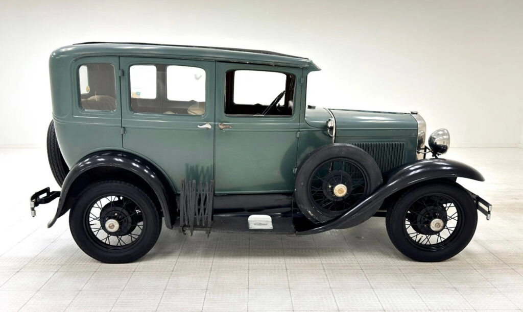 1930 Ford Model A Town Sedan