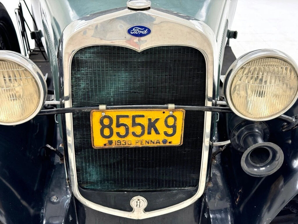 1930 Ford Model A Town Sedan