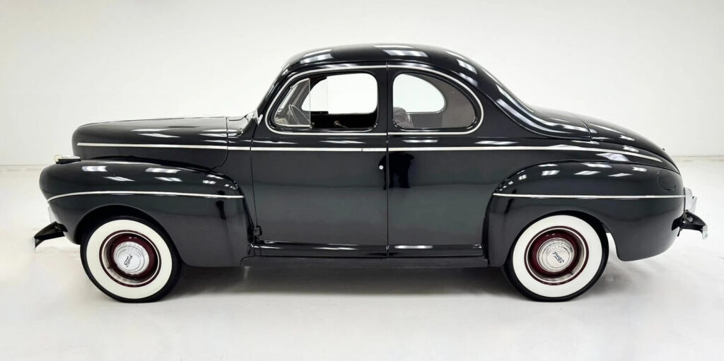 1941 Ford Super Deluxe Coupe