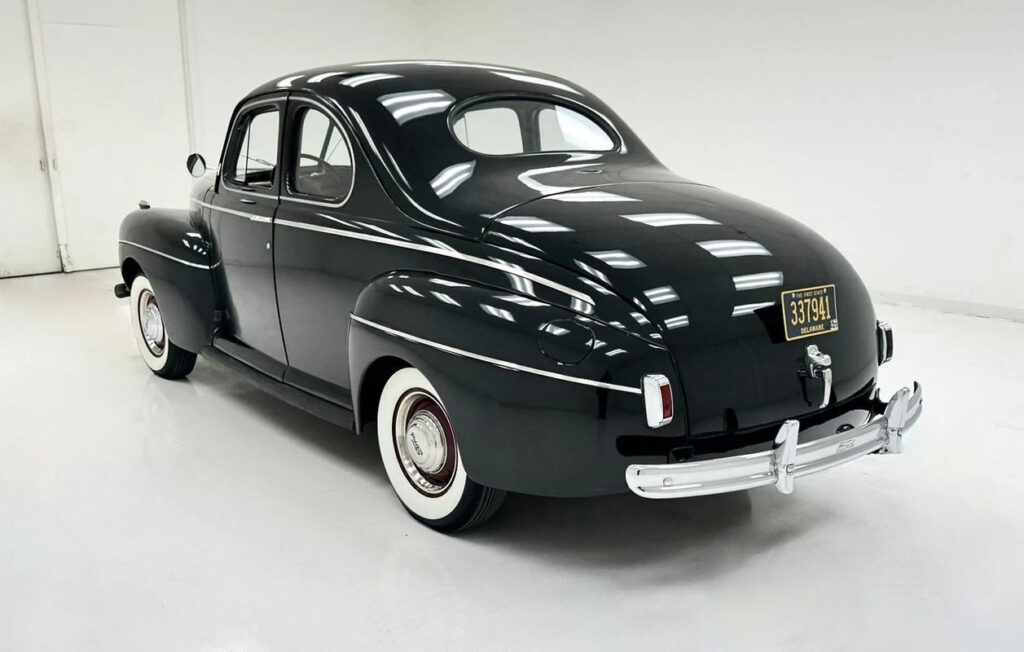1941 Ford Super Deluxe Coupe