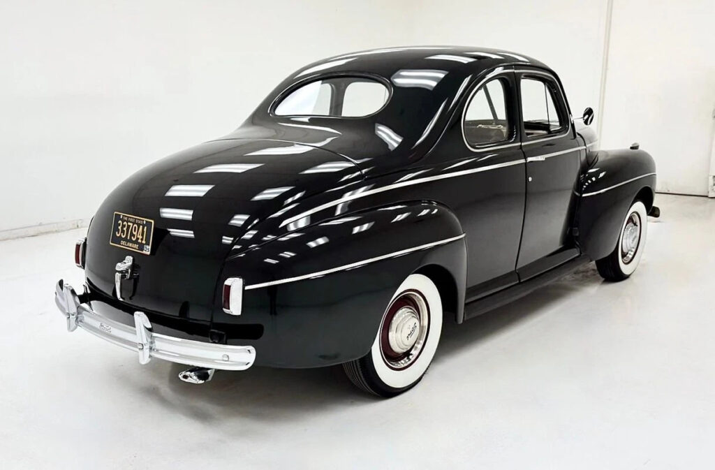 1941 Ford Super Deluxe Coupe