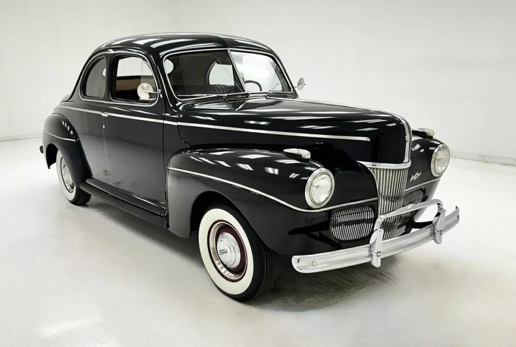 1941 Ford Super Deluxe Coupe