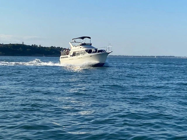 1986 Tollycraft 34 Sundeck