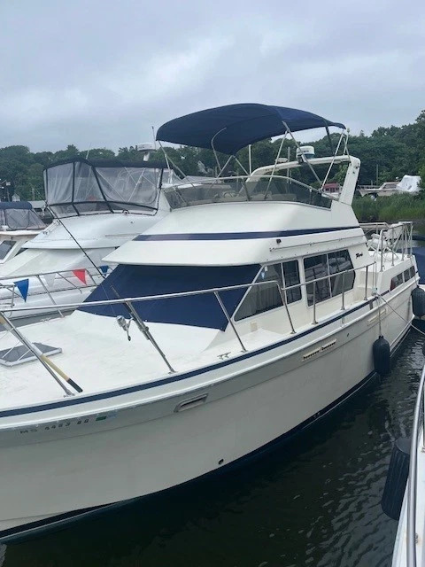 1986 Tollycraft 34 Sundeck