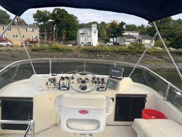 1986 Tollycraft 34 Sundeck