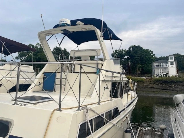 1986 Tollycraft 34 Sundeck