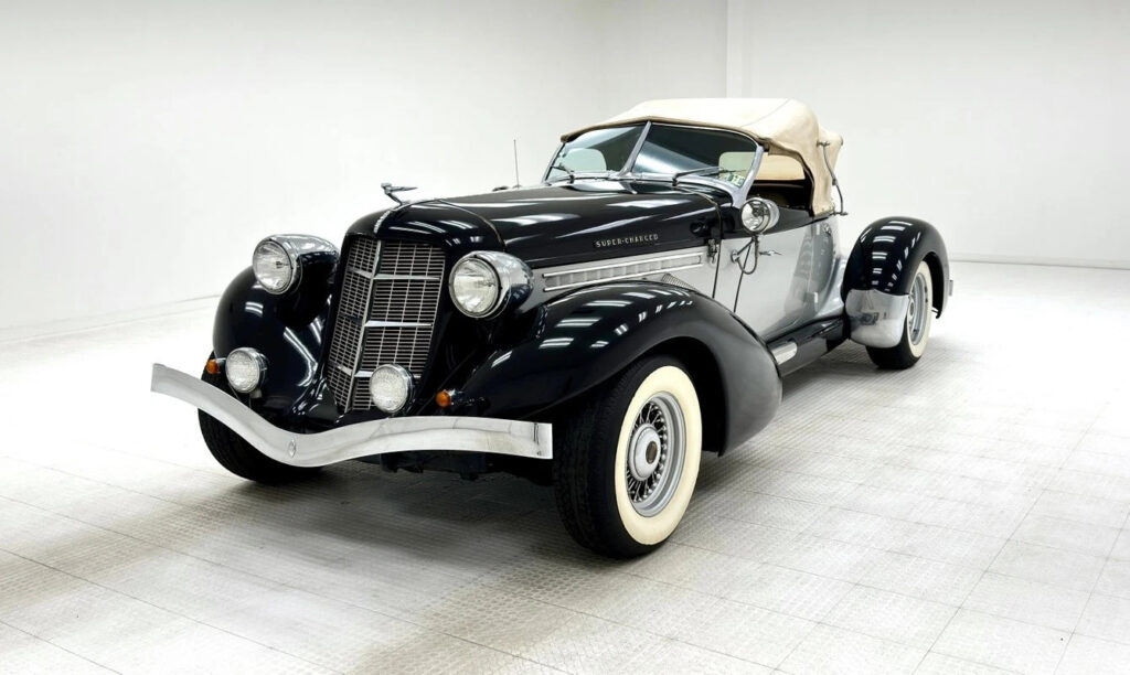 1935 Auburn Replica