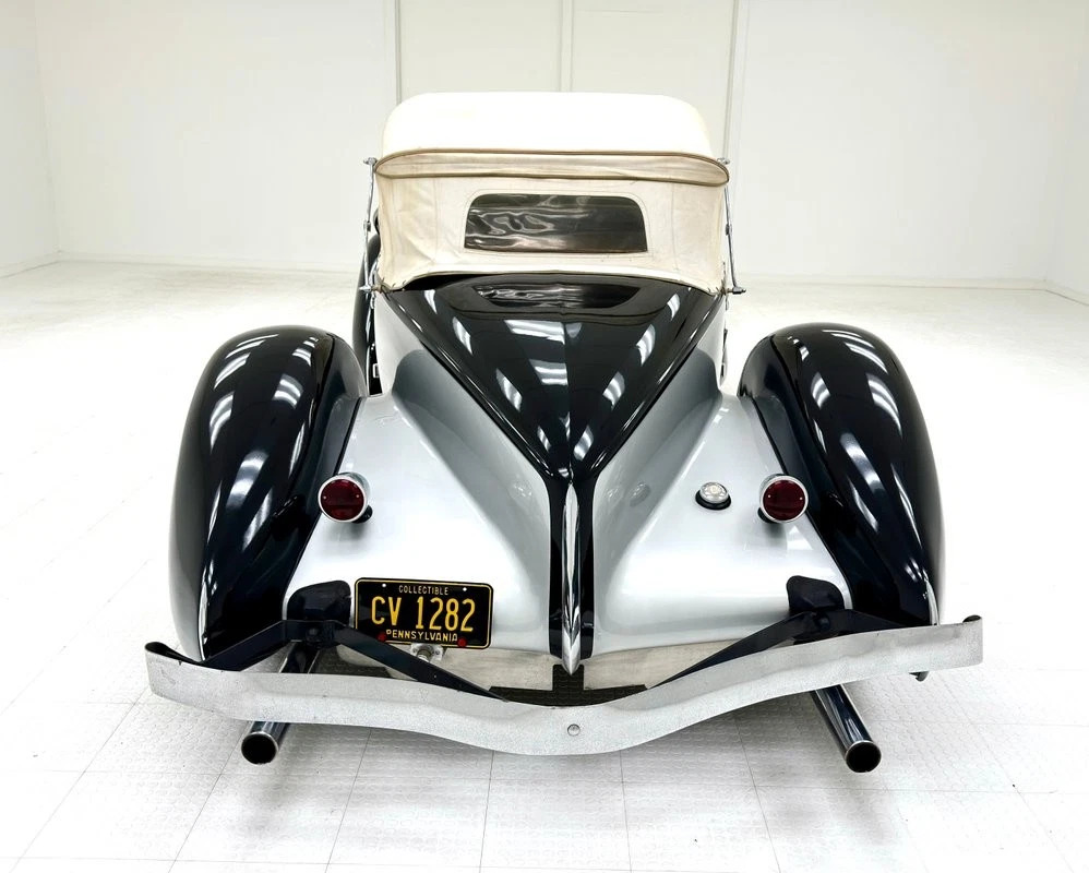 1935 Auburn Replica