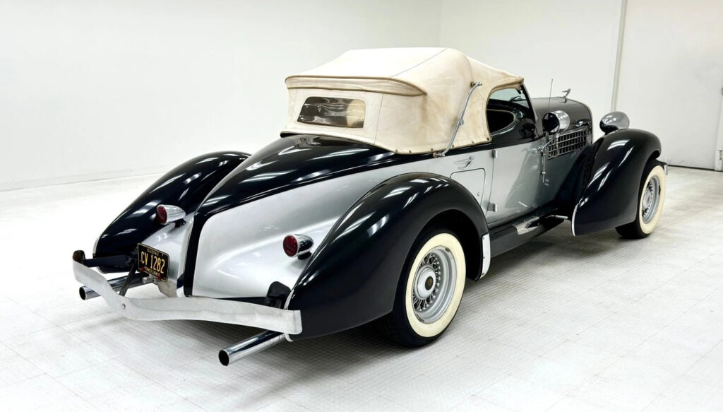 1935 Auburn Replica
