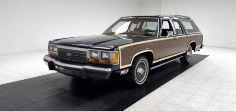 1990 Ford Country Squire LX Station Wagon for sale