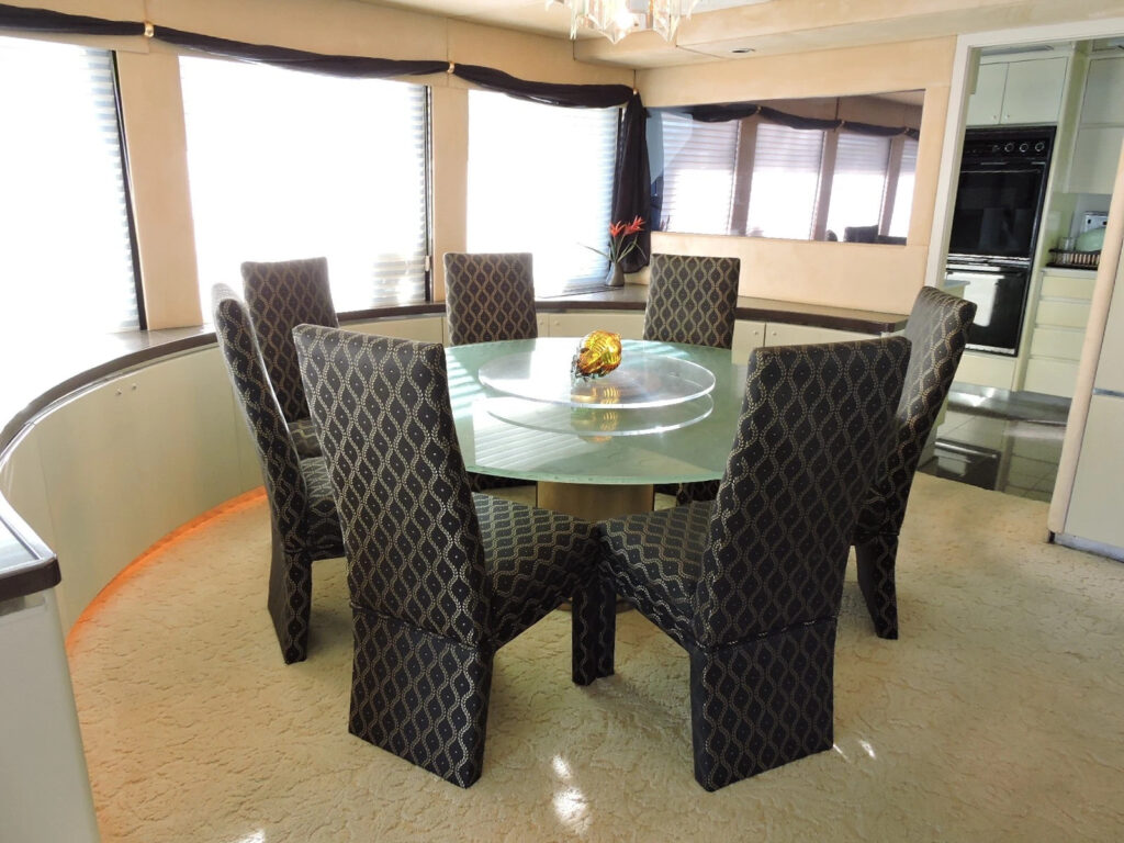 1992 Christensen 110′ Yacht * USA Built Fiberglass Detroit 16v92 DDEC Low HOUR