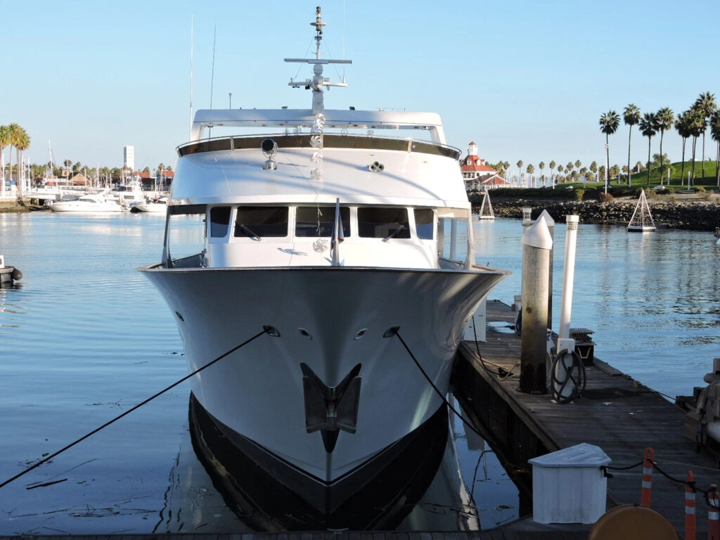 1992 Christensen 110′ Yacht * USA Built Fiberglass Detroit 16v92 DDEC Low HOUR