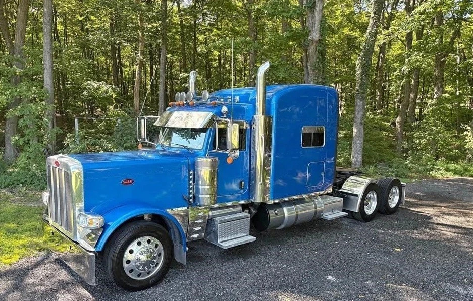2021 Peterbilt 389