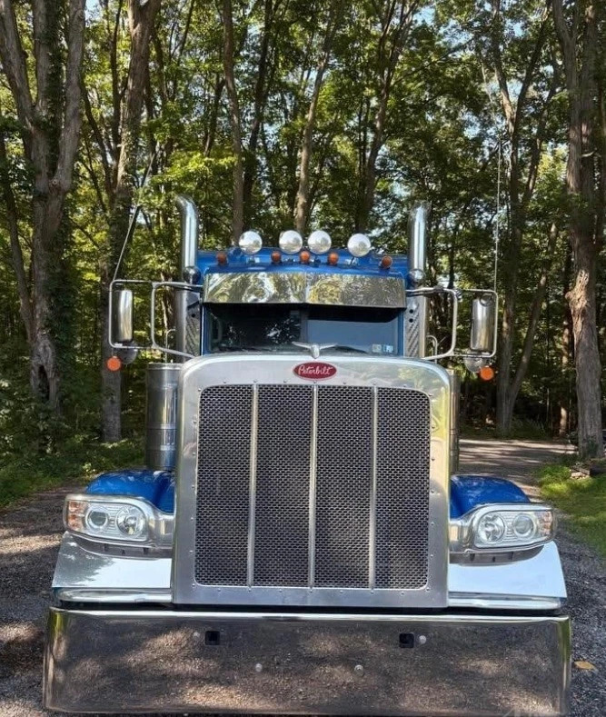 2021 Peterbilt 389