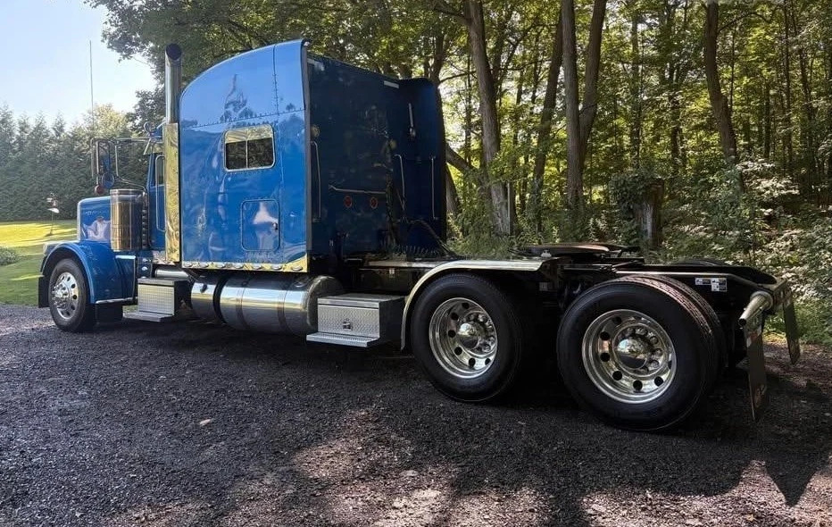 2021 Peterbilt 389