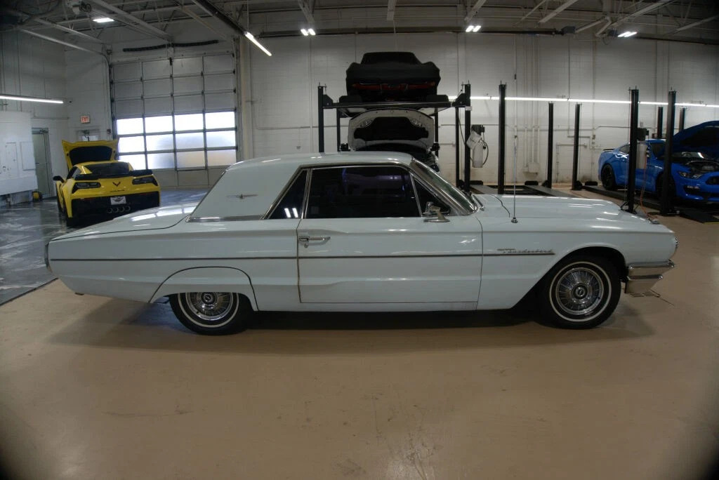 1964 Ford Thunderbird
