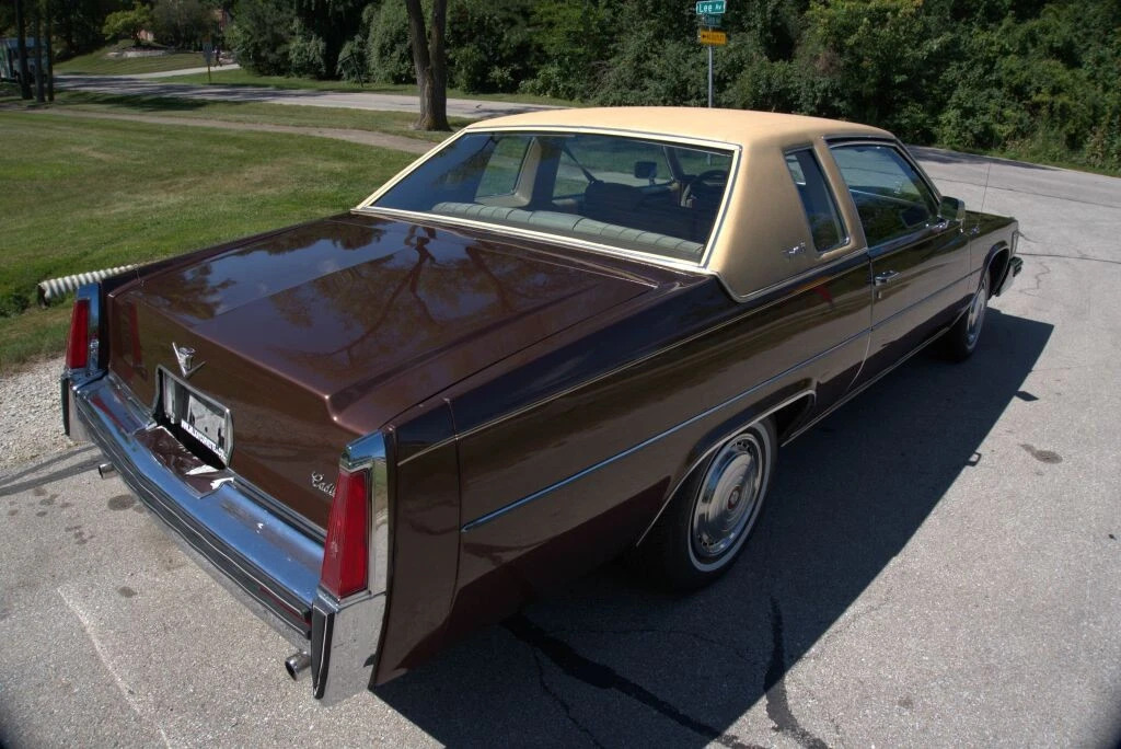 1977 Cadillac Coupe Deville