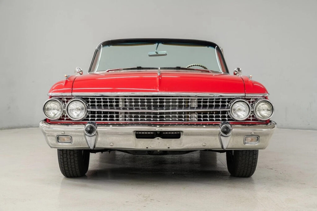 1961 Ford Galaxie Sunliner