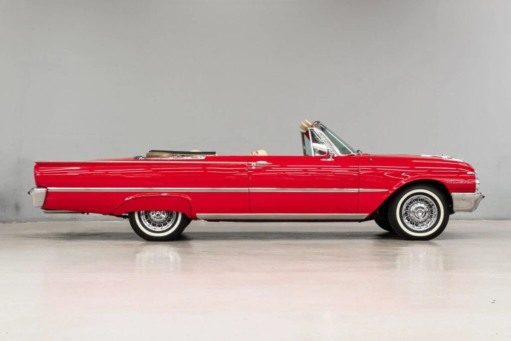 1961 Ford Galaxie Sunliner