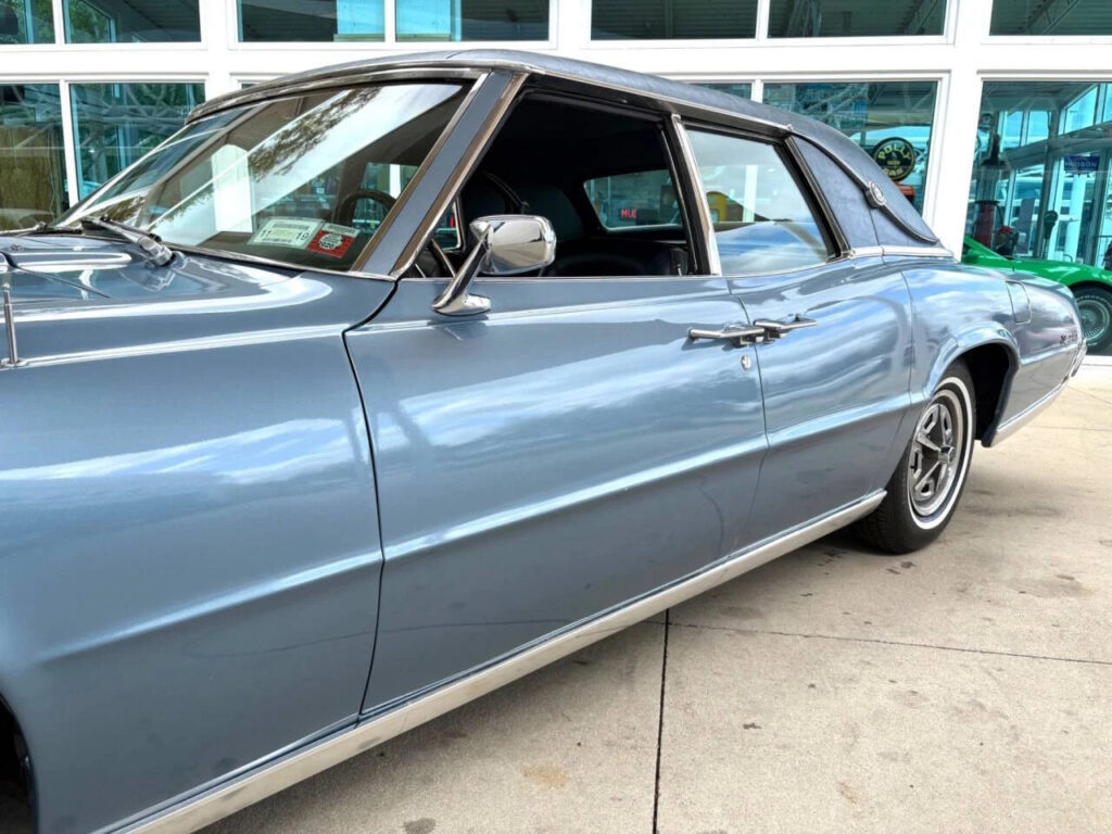 1967 Ford Thunderbird