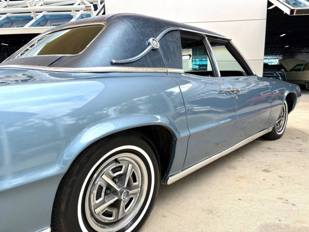 1967 Ford Thunderbird